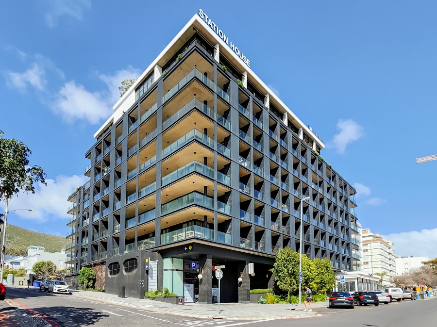 1 Bedroom Property for Sale in Sea Point Western Cape